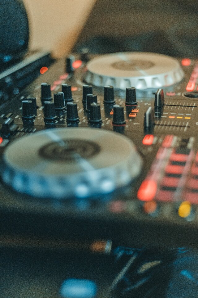 Music sound mixer