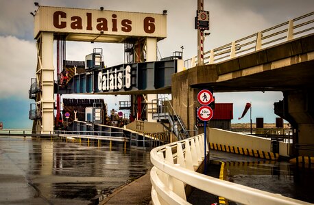 Calais horizontal architecture