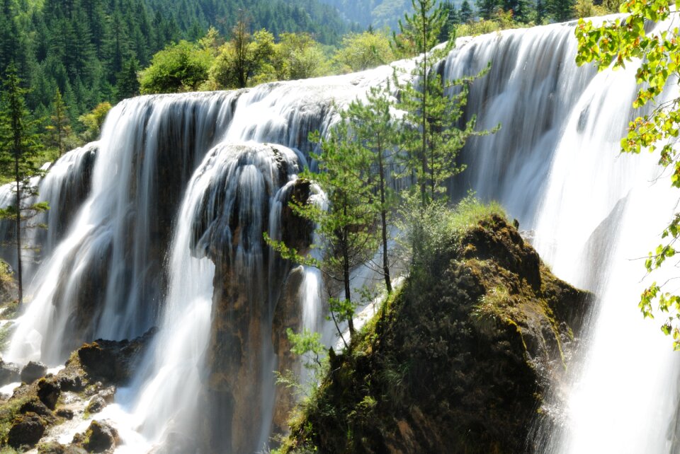 Pearl beach waterfall the scenery jiuzhaigou