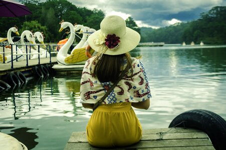 Graceful lake hat