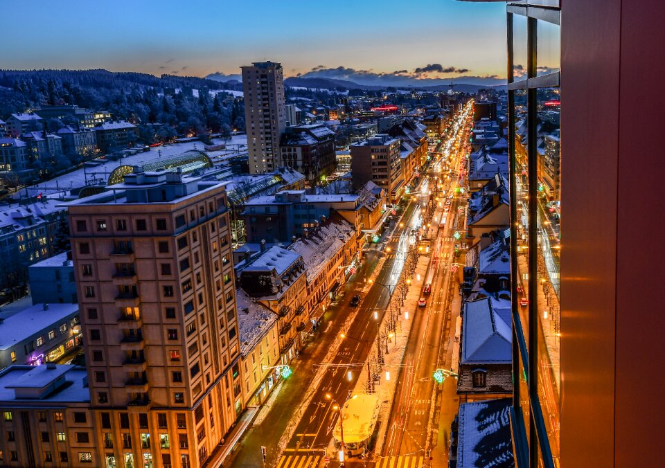 Lighting urban road