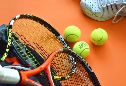 Racket tennis balls recreation photo