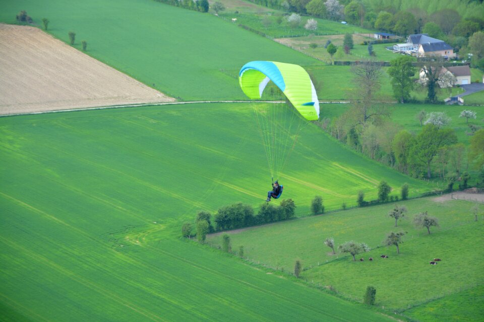 Paraglider free flight site clécy