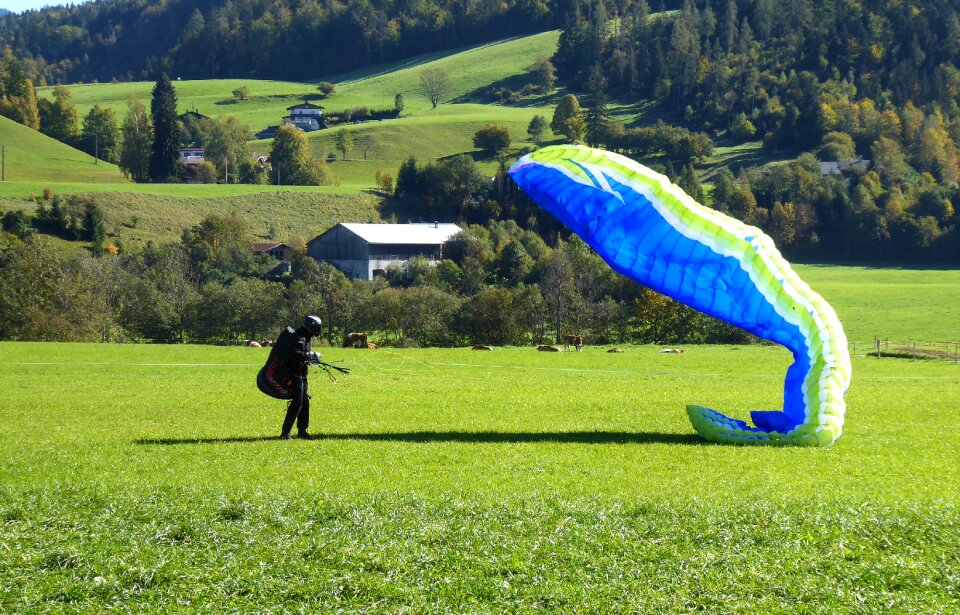 Paraglider courage float