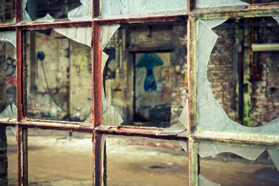 Pforphoto old decay