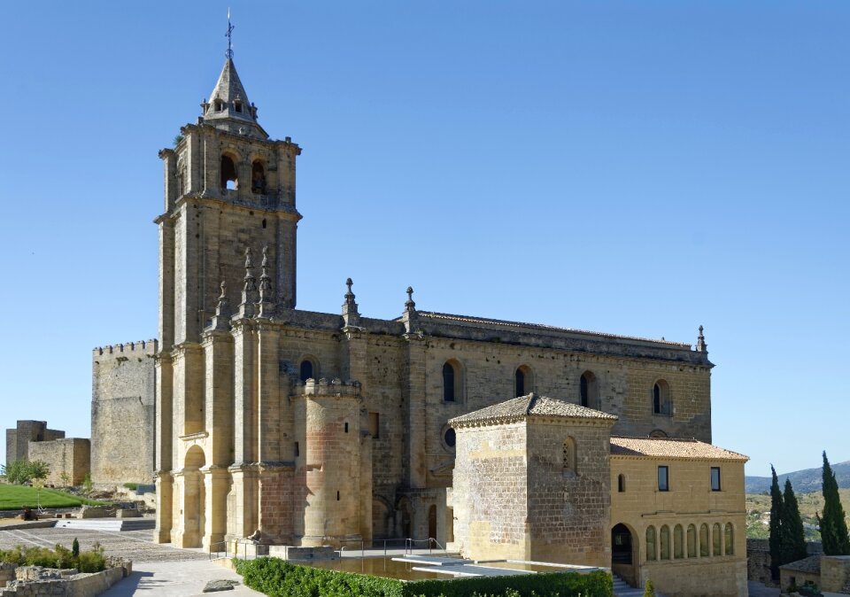 Abbey church of santa maría la mayor middle ages places of interest
