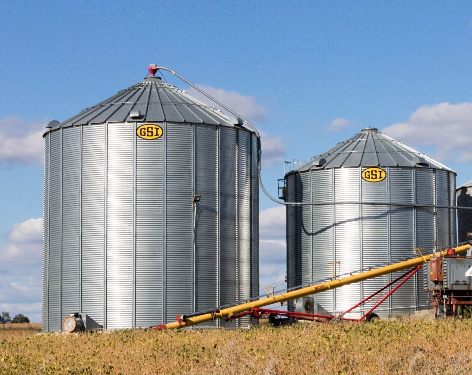Field grain storage