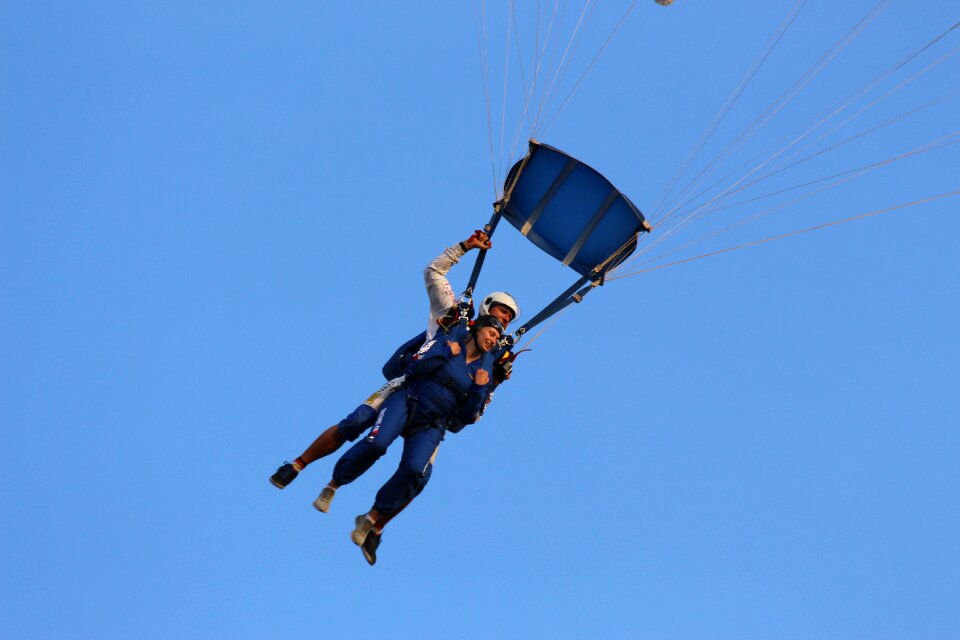Skydiving fall aircraft