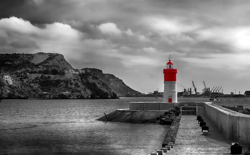 Navigation black and white red