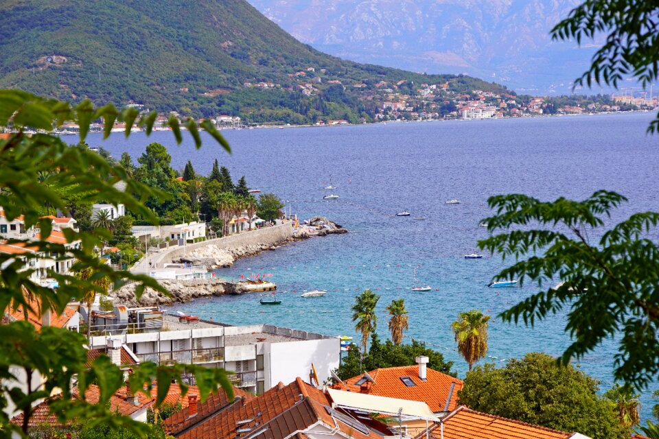 Montenegro to the balkans