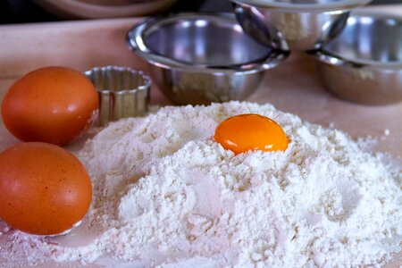 Flour egg cookie cutter