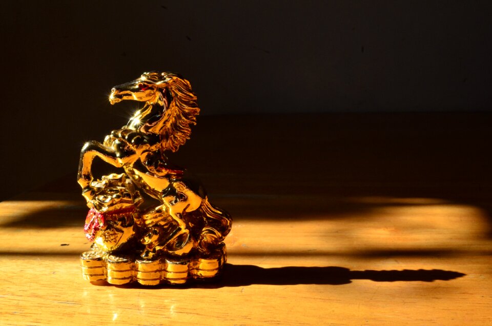 Reflection figurine shadow