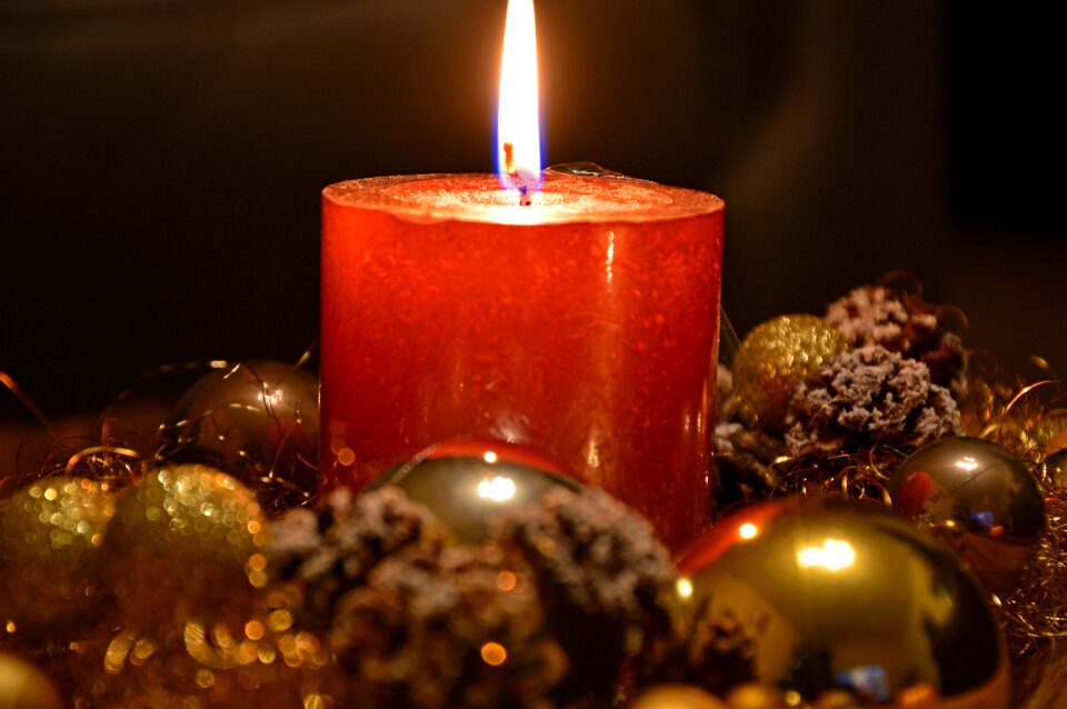 Light flame advent