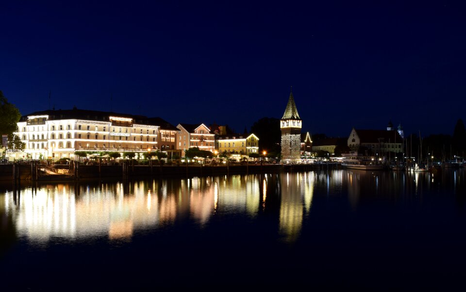 Night photograph water lake