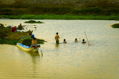 Labor poor people play