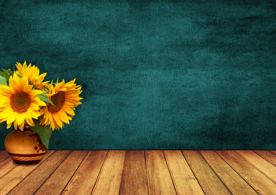 Vase wall flowers