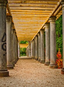 Columnar trellis stone photo