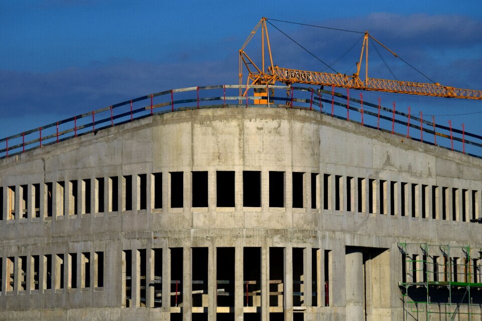 Site crane architecture