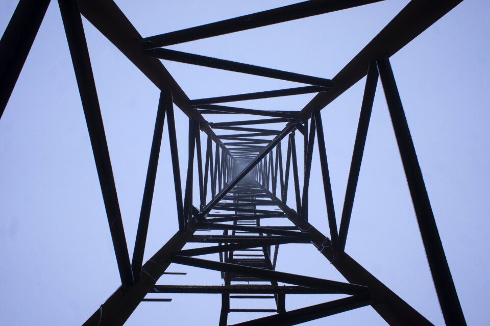 Strommast perspective winter
