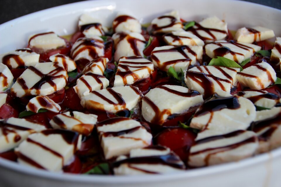Mozzarella basil balsamic vinegar