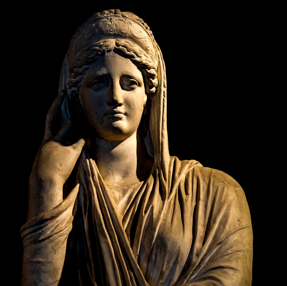Statue architecture women