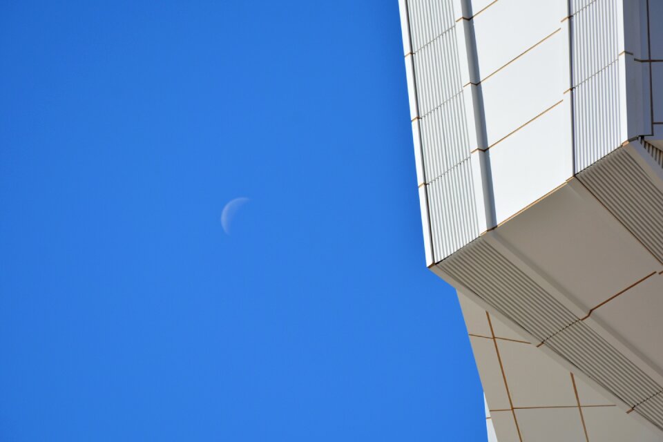 Moon tower construction
