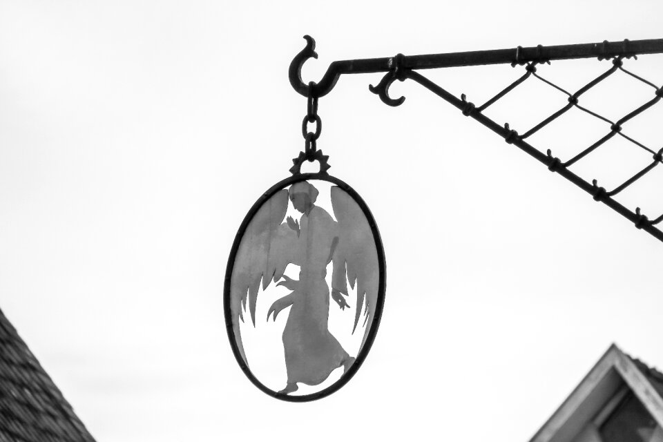 Angel figure sideboard float