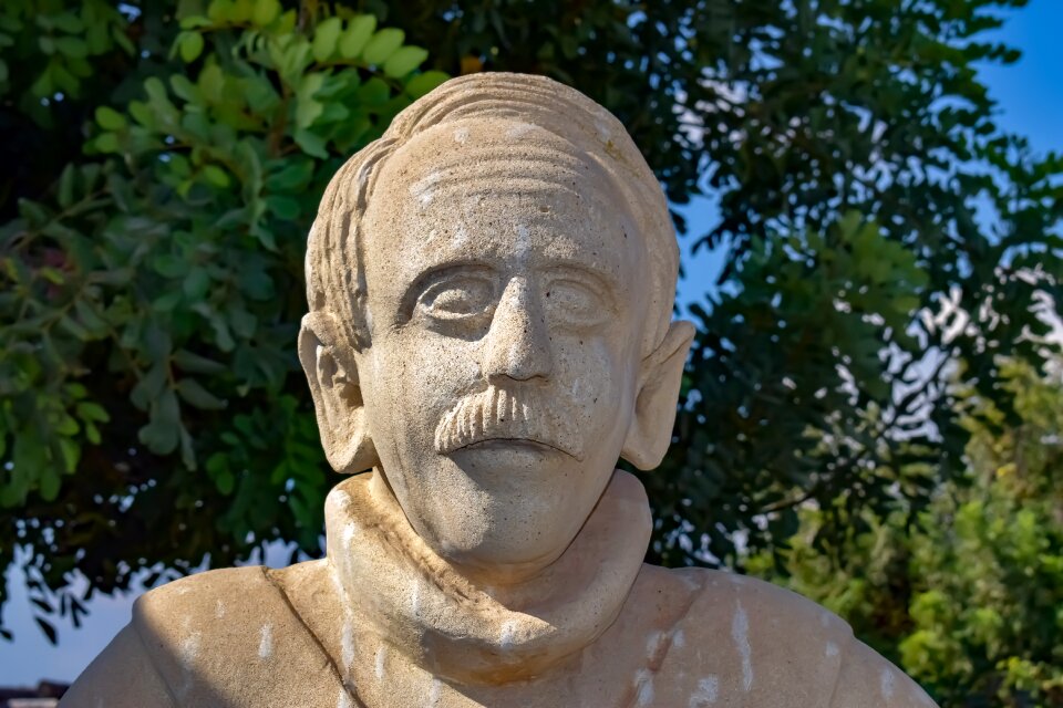 Portrait marble petreon sculpture park