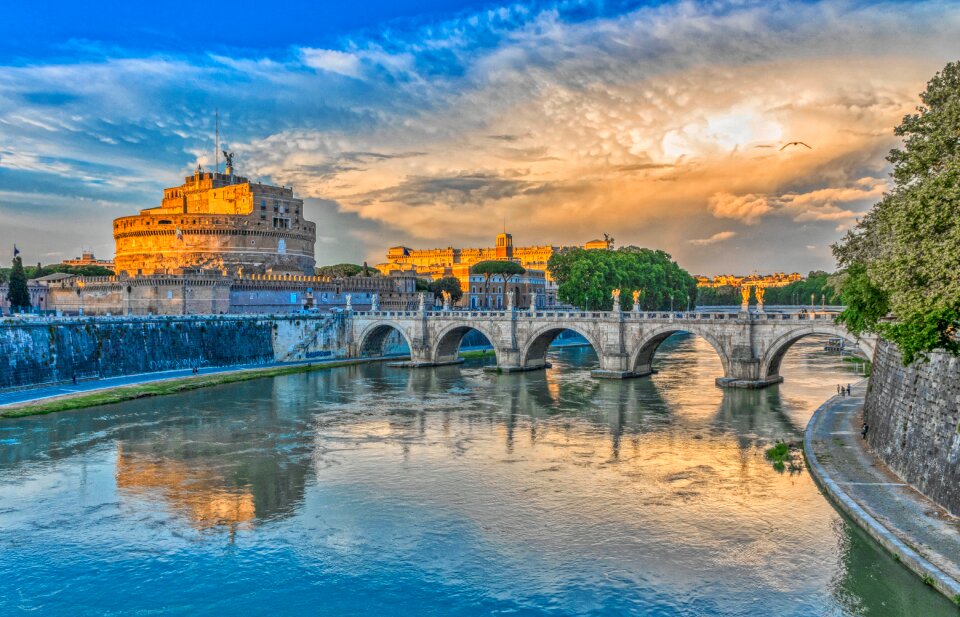 Italy building castel sant'angelo