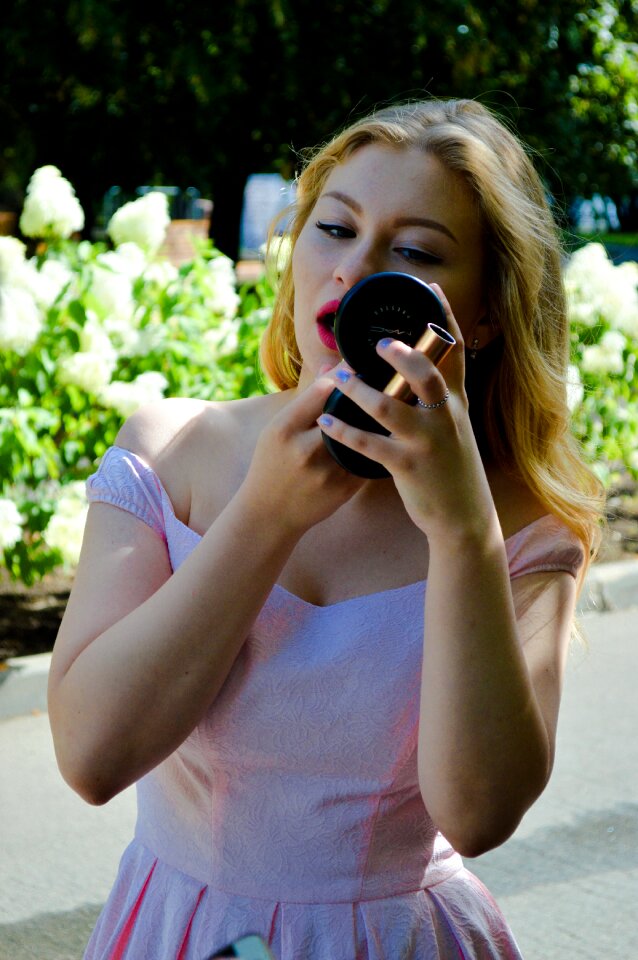 Lipstick admires fashion