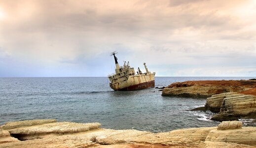 General average ship wreck sea photo