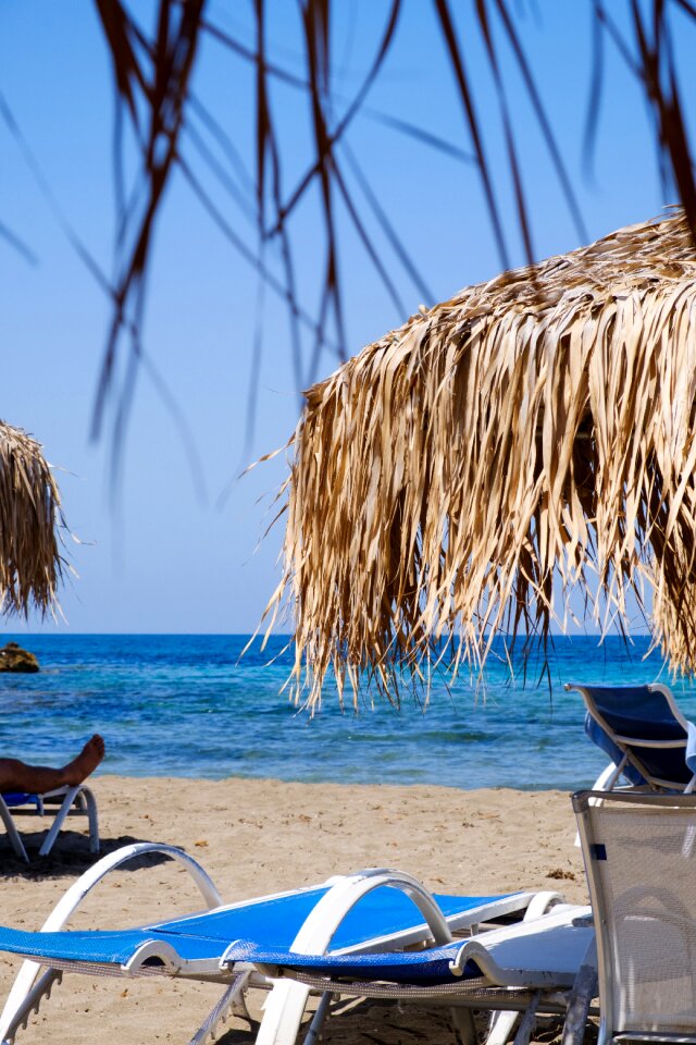 Screen deck chair sand