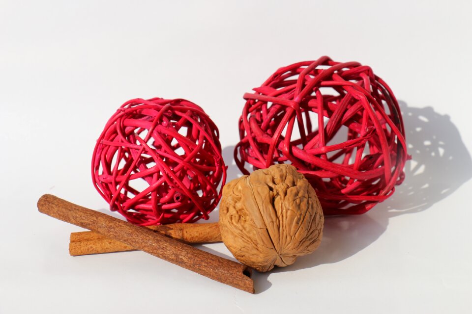 Cinnamon stick nut red