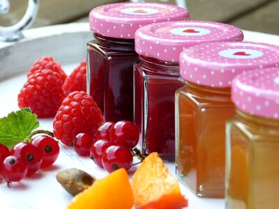 Raspberries harvest bio