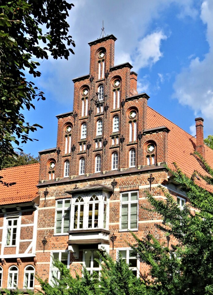 Germany single hamburger castle for the first time 1400 mentioned