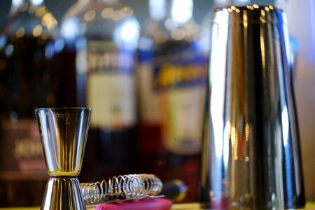 Cocktail alcohol measuring cup