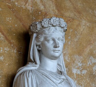 Louise royal architecture