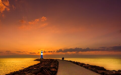 Pair lovers sea photo