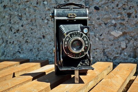 Photo old camera monument