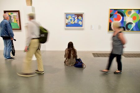 London gallery motion