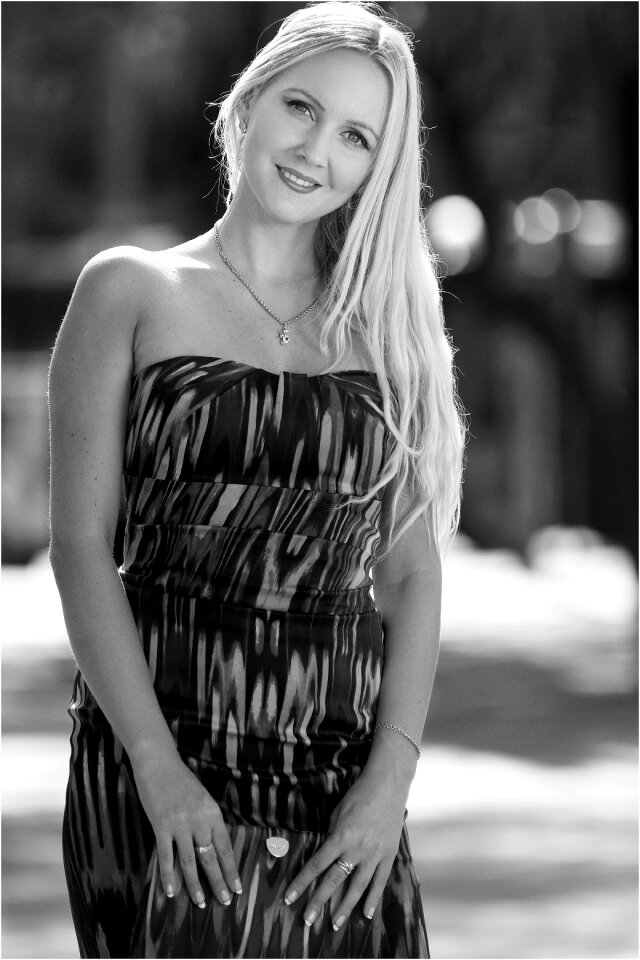 Smile blonde dress