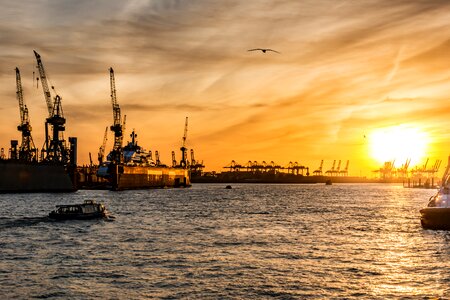 Elbe water shipping