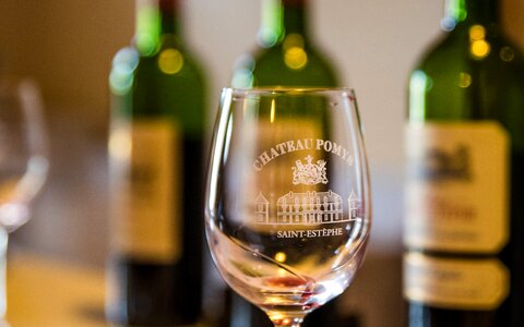 Bordeaux drink wine glass