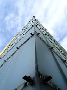 Facade structure perspective