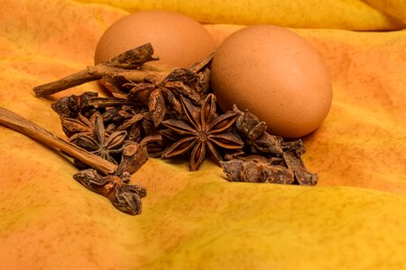 Condiments anise eggs