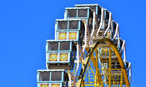 Wagon year market carousel