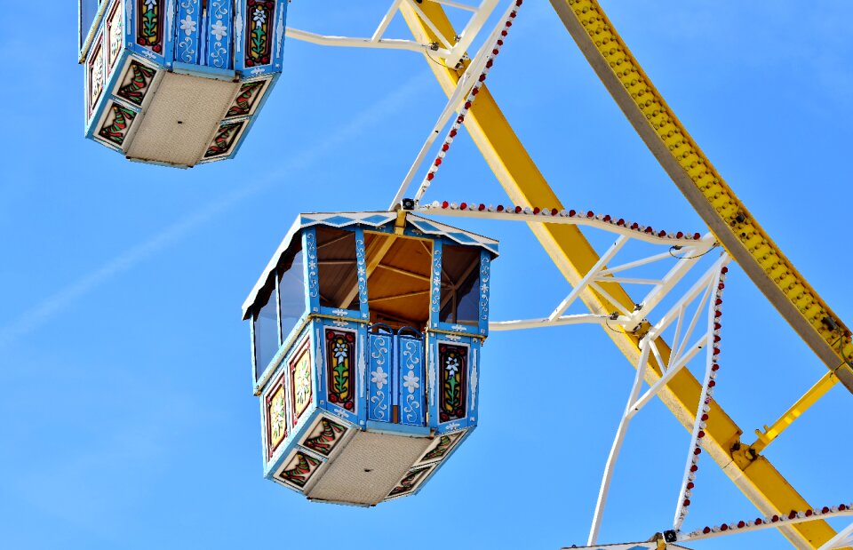 Wagon year market carousel