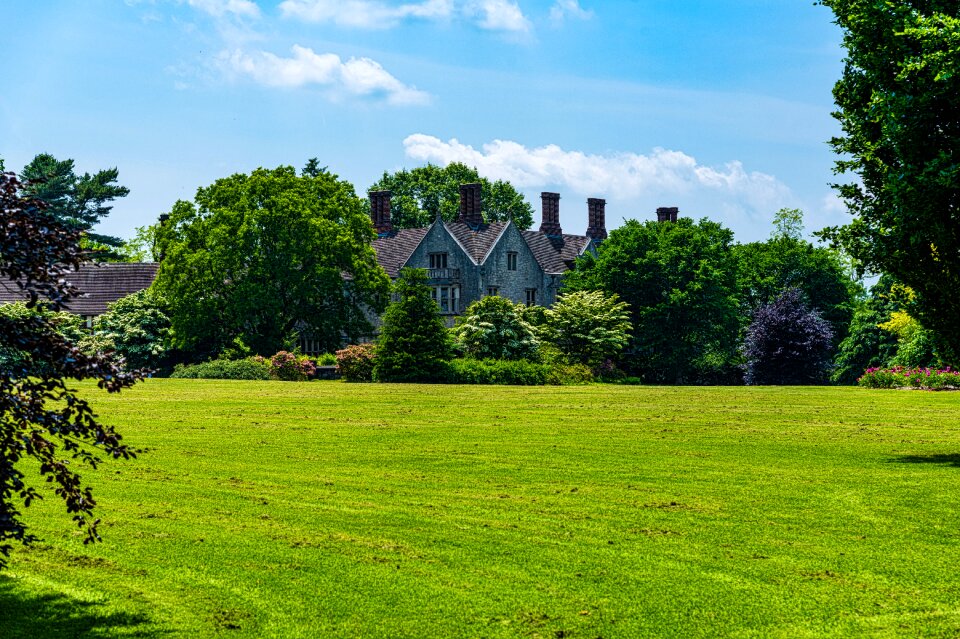 Scenic lawn mansion