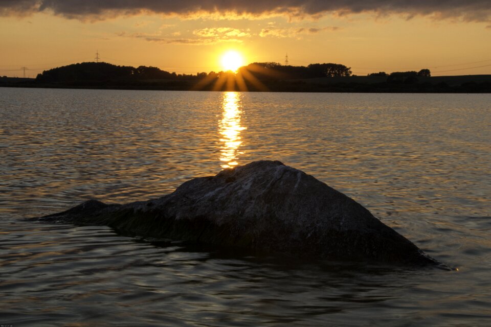 Lake atmospheric sunbeam