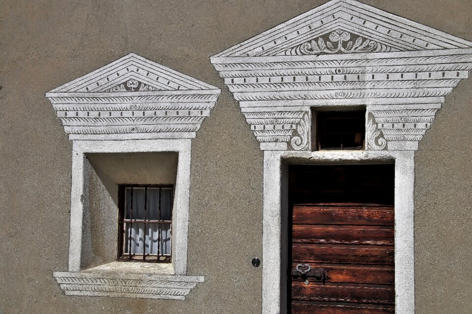 Facade frescoes plaster